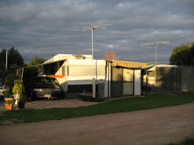 AFFORDABLE WEEKEND ESCAPE Picture 1