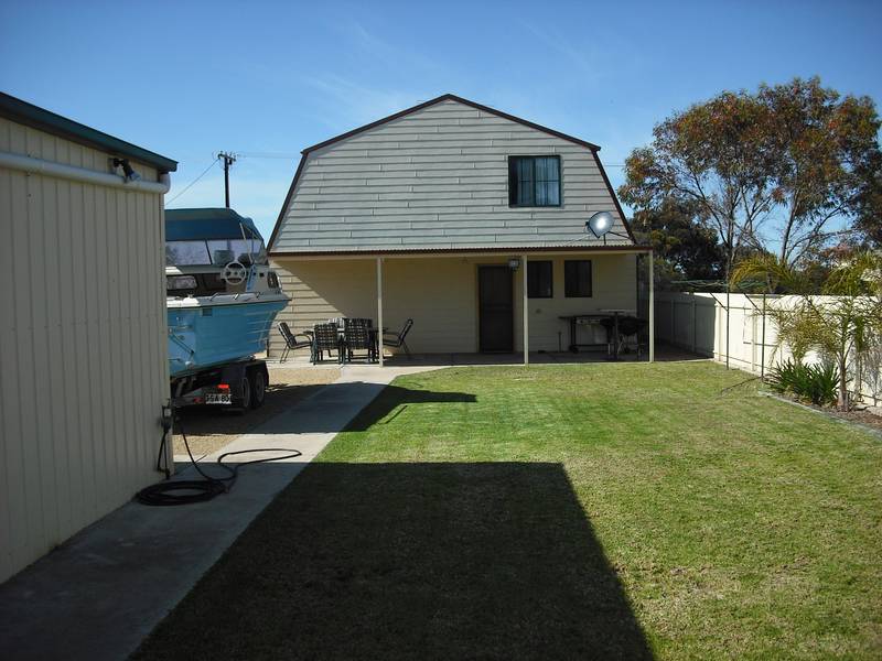 Beachside Two Storey with Views Picture 3