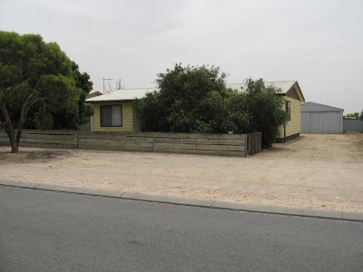 Neat 3 Bedroom Home & Shed Picture Neat 3 Bedroom Home & Shed Picture