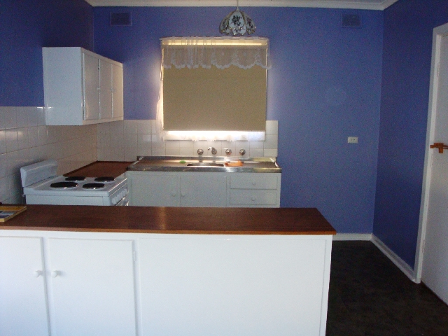 Neat & Tidy Rental Opportunity Picture 3