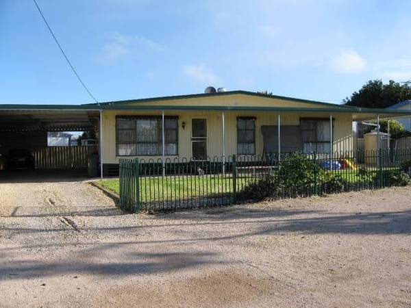 Neat Family Home in Great Central Location Picture 1