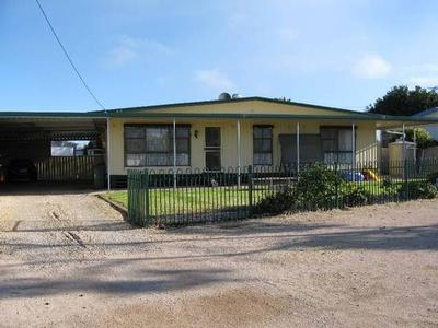 Neat Family Home in Great Central Location Picture