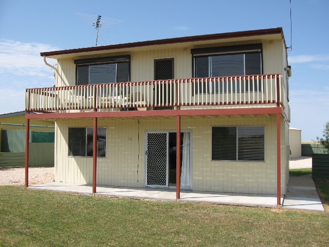 Holiday Home With Sea Views Picture 1