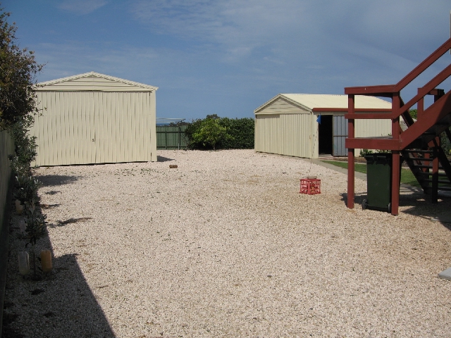 Holiday Home With Sea Views Picture 3