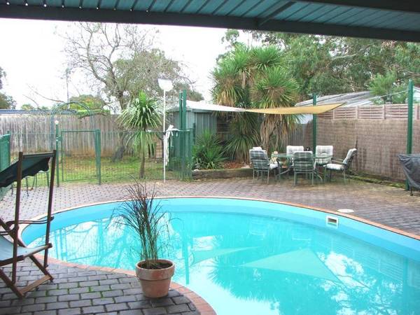 Splash Out...It's A Stunner! Picture 3