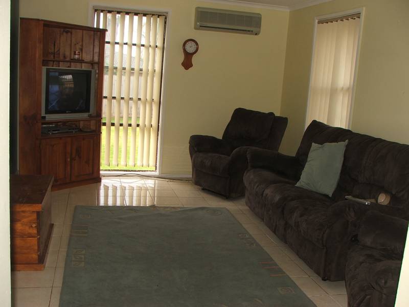 Close to public transport & primary school Picture 2