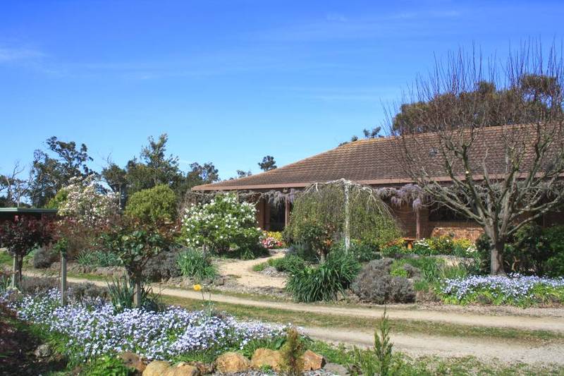 14 Acres ~ 'Lifestyle Retreat' Picture 2