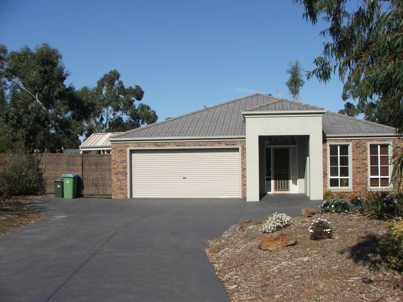 Stunning & Spacious Picture 1