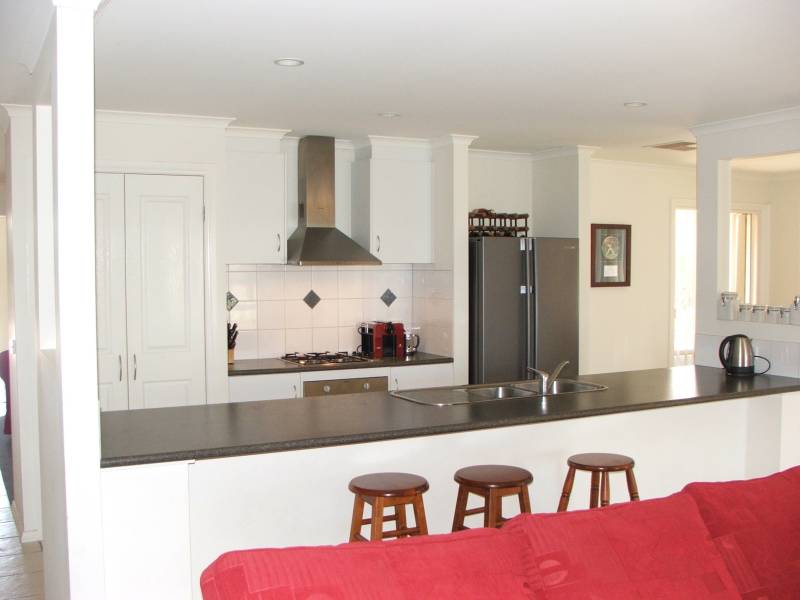 Stunning & Spacious Picture 3