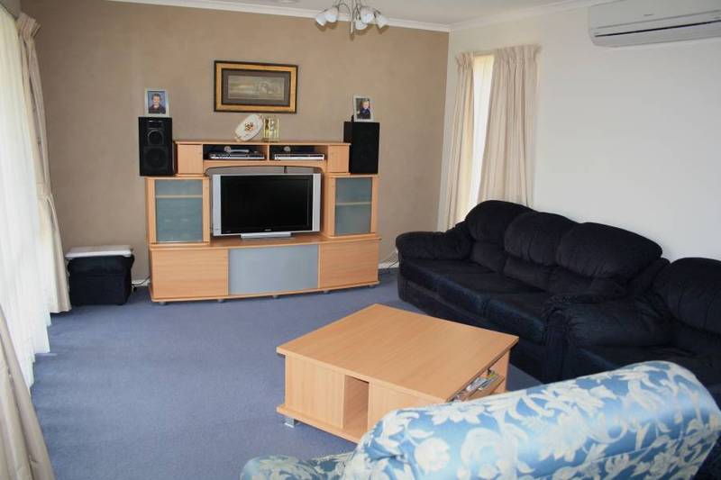 4 Bedrooms In 'Seaspray' Picture 2