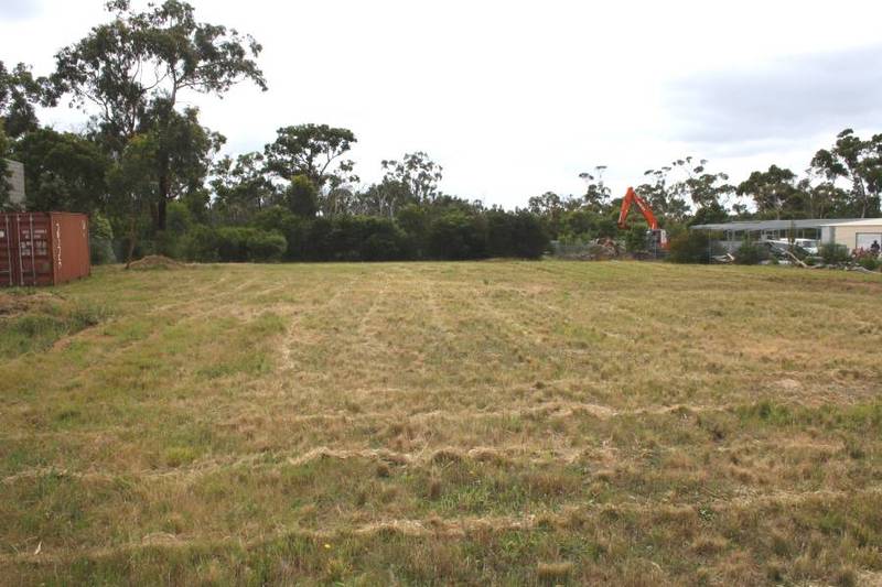 1 Acre - Industrial 3 Picture 2