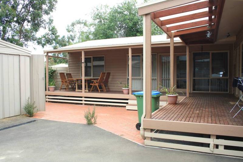 1/4 Acre - 'Lazy Days' Picture 3