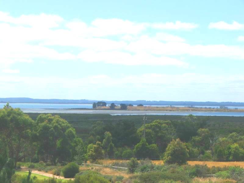 8 Acres+...52 Squares (living) Picture 3