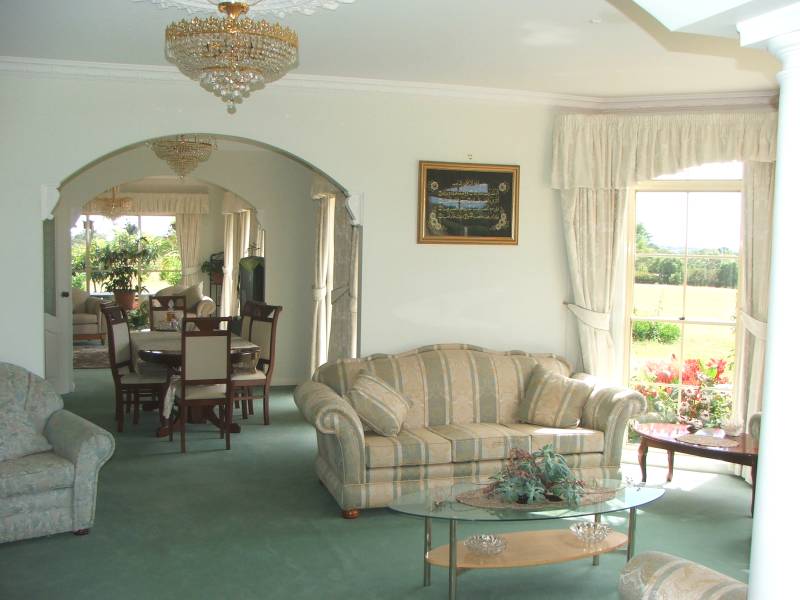 8 Acres+...52 Squares (living) Picture 2