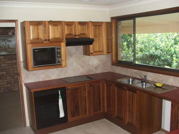 So Many Extras! Picture 2