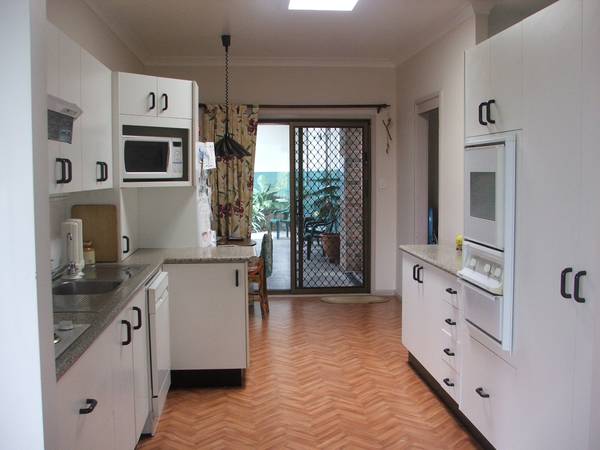 Sparkling Inground Pool Picture 3