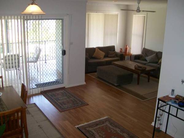 LOVELY LAKE BREEZES Picture 3