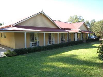 Country Style Home - 7 Acres Picture