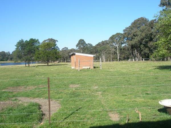 Close to Freeway - 3 Bedrooms! Picture 2