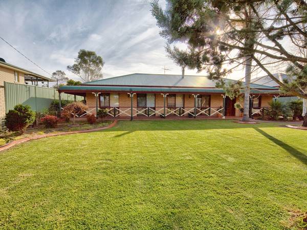 Quality Home on 1124m2 Picture 1