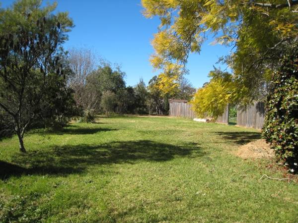 Priced To Sell!...727m2 Picture 2