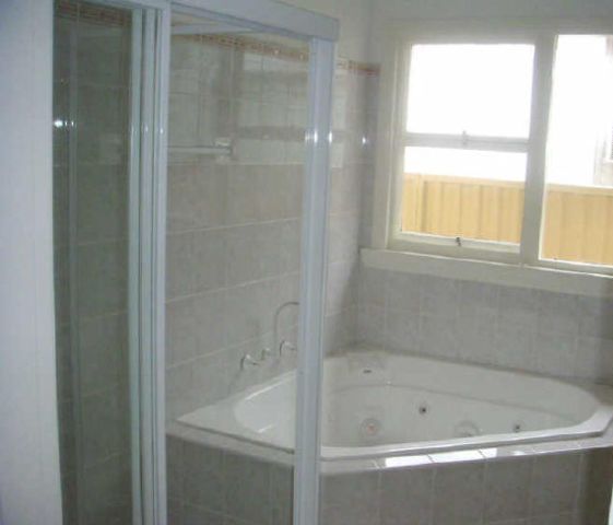 Modern Home - 4 Bedrooms Picture Modern Home - 4 Bedrooms Picture