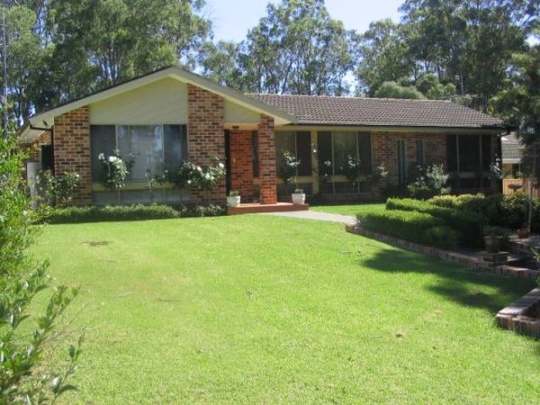 3 Bedrooms - Close to Town Picture