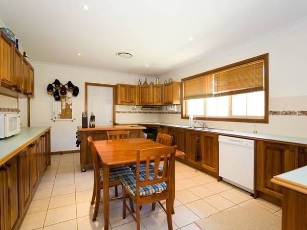 Colonial Charmer...2.8 Acres Picture 2