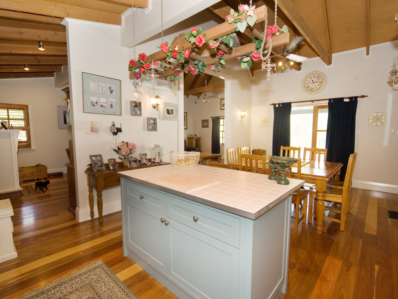 "Shady Creek on 2175m2" Picture 2