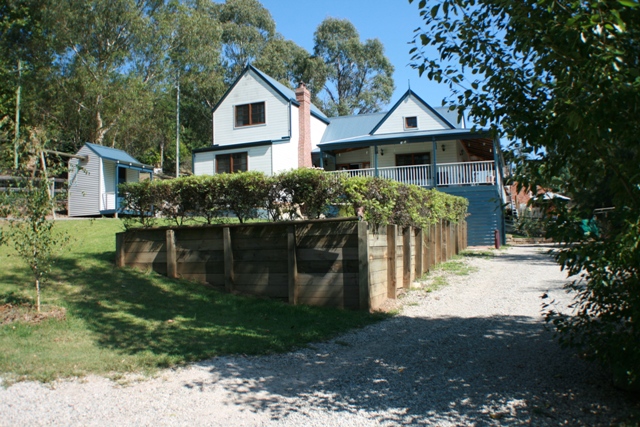 "Shady Creek on 2175m2" Picture 1