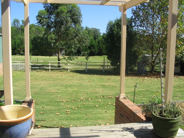 Family home on 3348m2 Picture 1