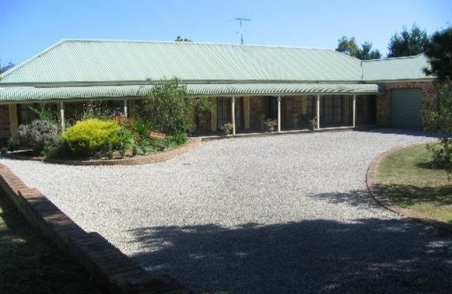 Family home on 3348m2 Picture 2