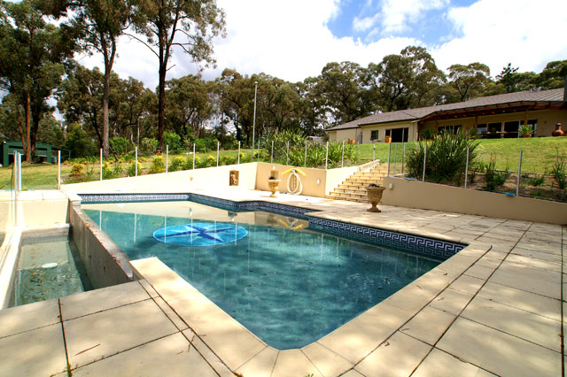 55sq Chateau Home on 11 Acres Picture 3