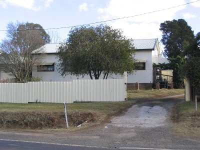 Ideal Location - 2 Bedrooms Picture