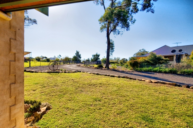 Adjoining National Park - 5785m2 Picture