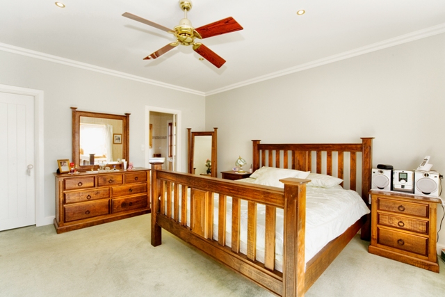 Adjoining National Park - 5785m2 Picture