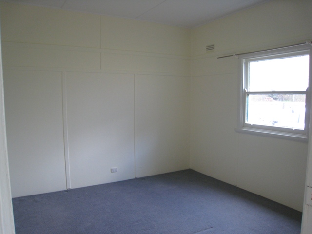 Bigger than it looks! Picture 2