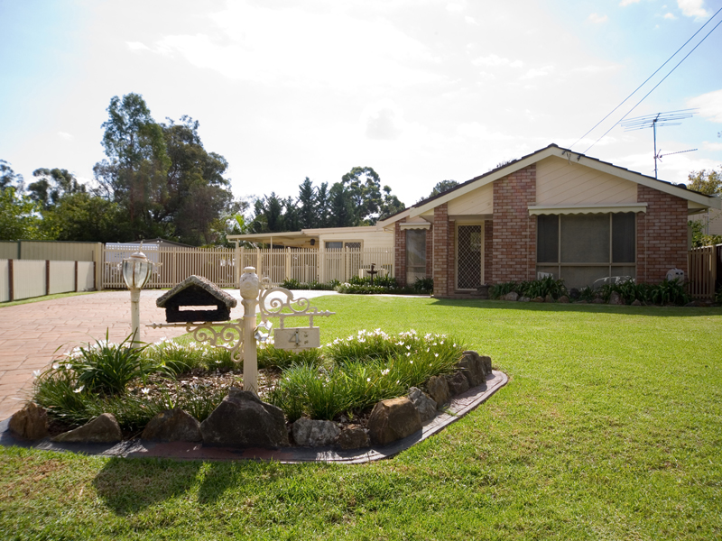 Immaculate Family Home...1172m2 Picture 1