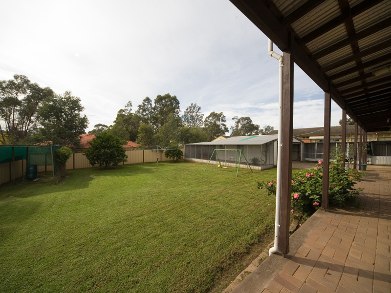 Country Style Home - 1532m2 Picture 3