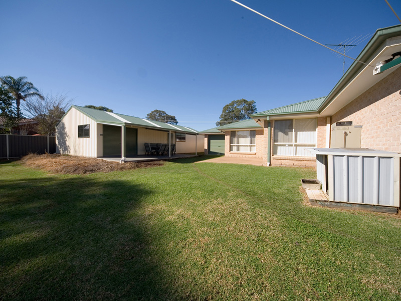 5 Bedroom Home on 979m2 Picture 3