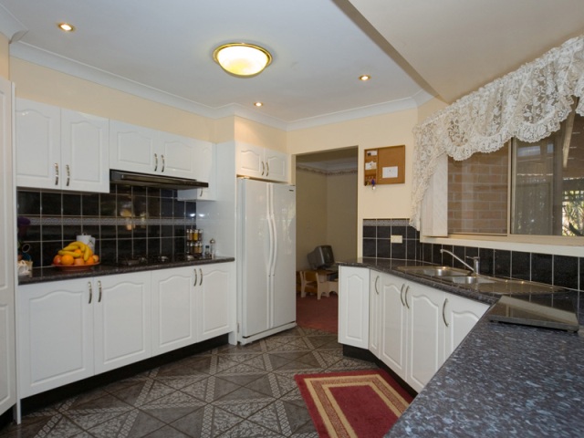 Entertainer's Delight - 1290m2 Picture 2