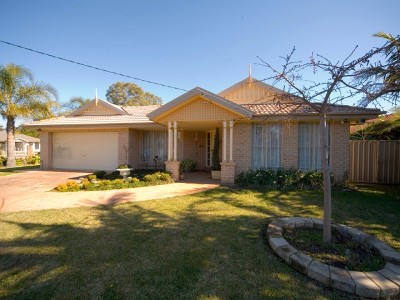 Entertainer's Delight - 1290m2 Picture