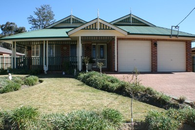 Modern Family Home - 1011m2 Picture