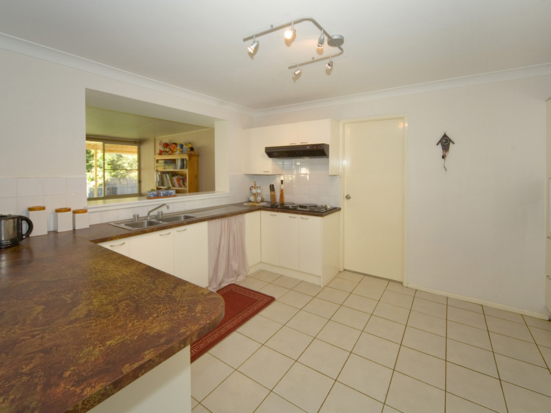 Family Home on 1/4 Acre Picture 2