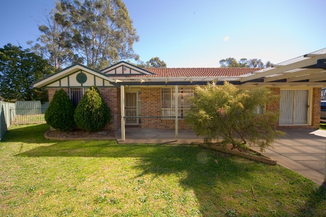 Great Location!! Picture 1