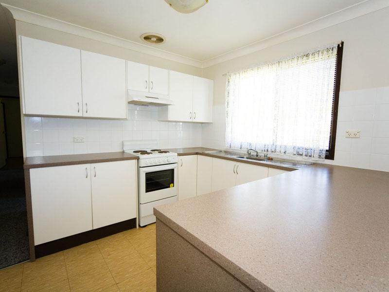 A Great First Home or Investment! Picture 2