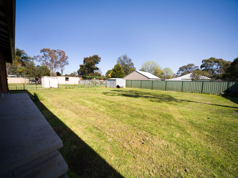 A Great First Home or Investment! Picture 3