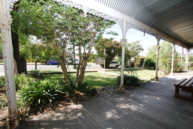 "Macquarie Cottage" - 2574m2 Picture 3