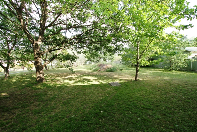 "Macquarie Cottage" - 2574m2 Picture 2