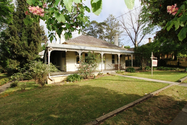 "Macquarie Cottage" - 2574m2 Picture 1